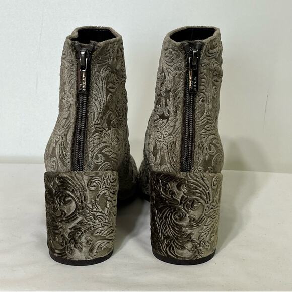 Stuart Weitzman Bacari Romantic Velvet Bootie in Greige Size 8 EUC - Picture 5 of 8
